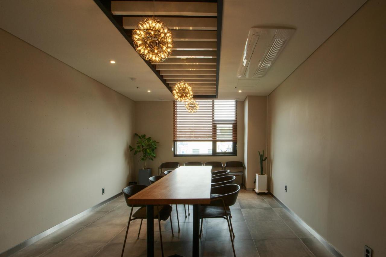 Brosis Hotel Busan Exterior photo